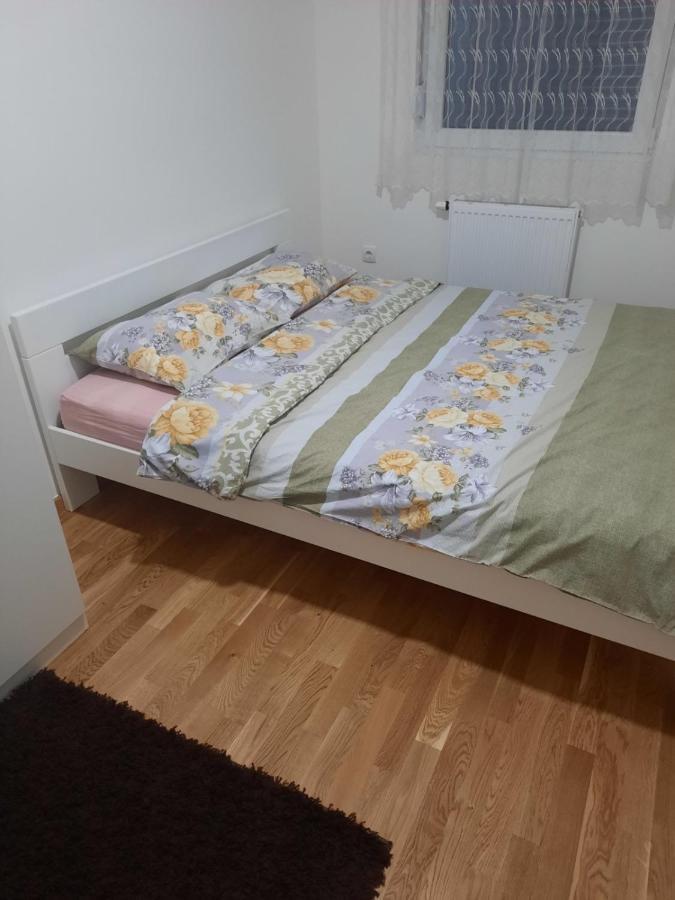 Apartman Bulevar Ντόμποϊ Εξωτερικό φωτογραφία